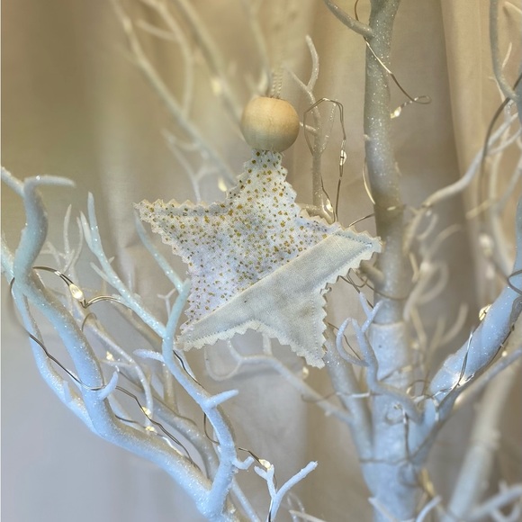 Star Ornament handmade for tree decor or gift wrapping embellishment - Picture 2 of 3